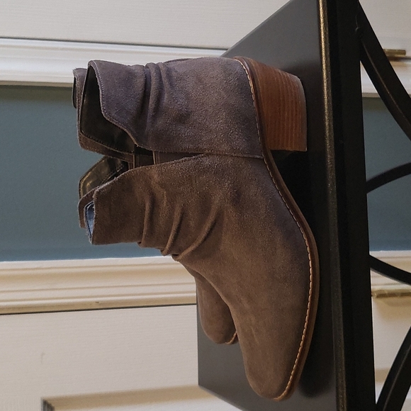 Booties - Picture 3 of 9